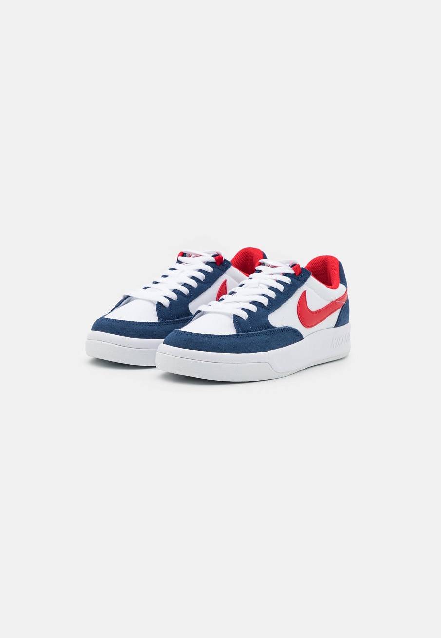 Фото № 1 с приближением к товару «‎Nike Adversary Premium »