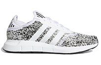 Фото № 2 с приближением к товару «‎adidas originals Swift Run X BlackWhite»