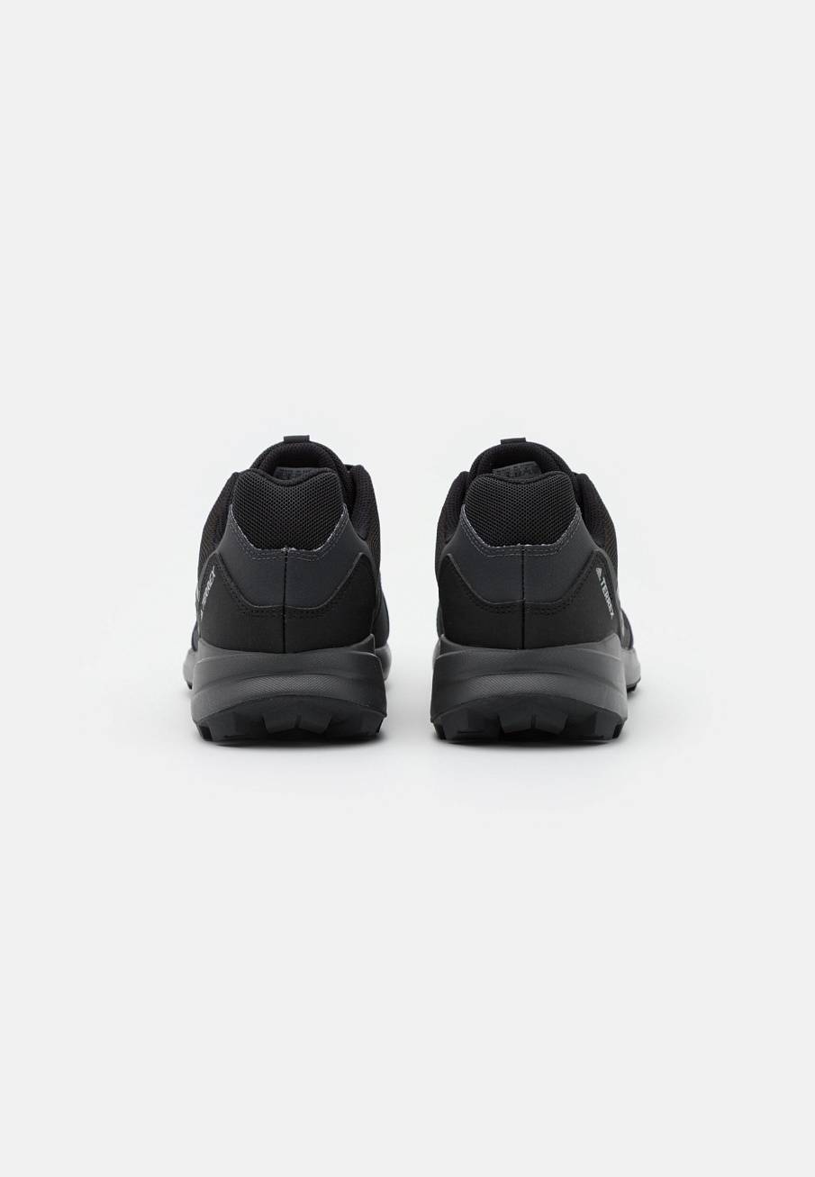 Фото № 3 с приближением к товару «‎Кроссовки Adidas SPAD542A41G-Q11»