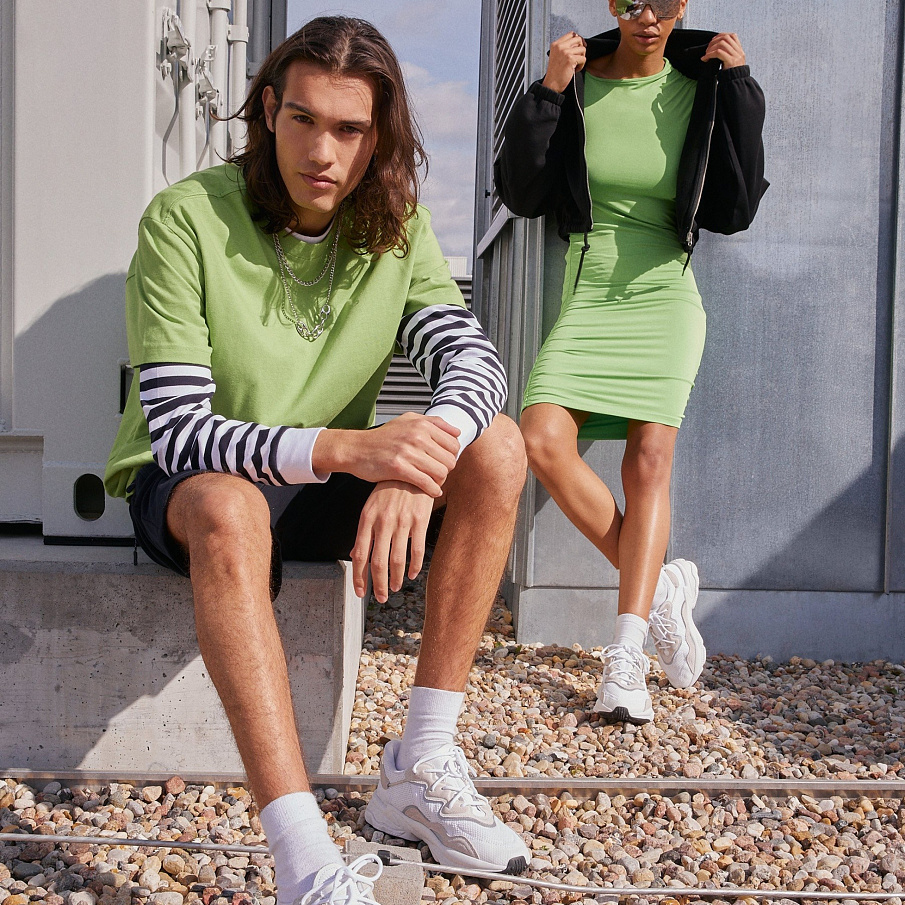 Фото № 3 с приближением к товару «‎Adidas Ozweego »