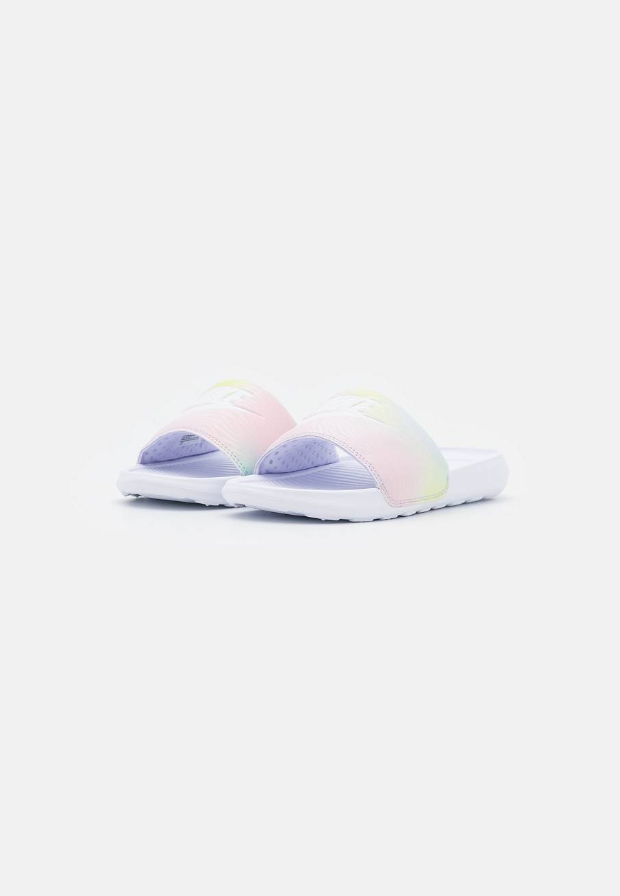 Фото № 1 с приближением к товару «‎Nike Victori One Slide Print»