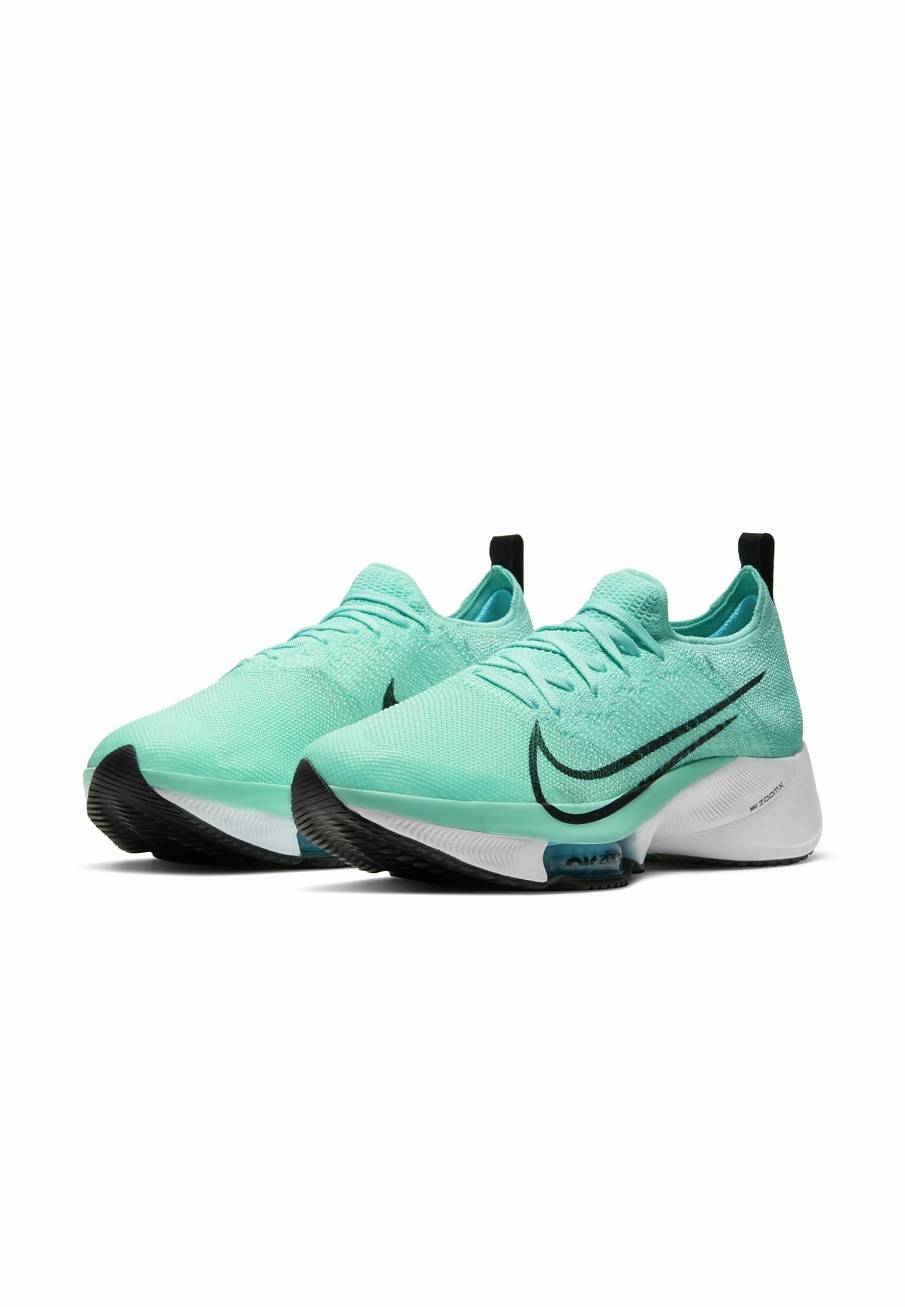 Фото № 2 с приближением к товару «‎Nike DO»