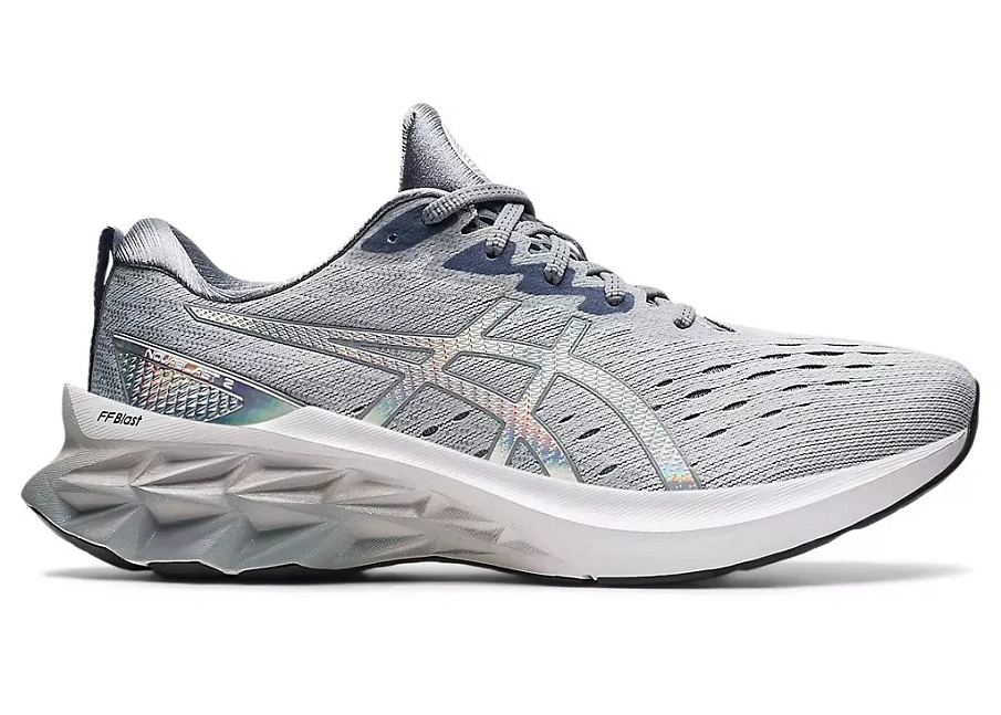 Фото № 1 с приближением к товару «‎ASICS Novablast 2 Platinum Piedmont Grey»