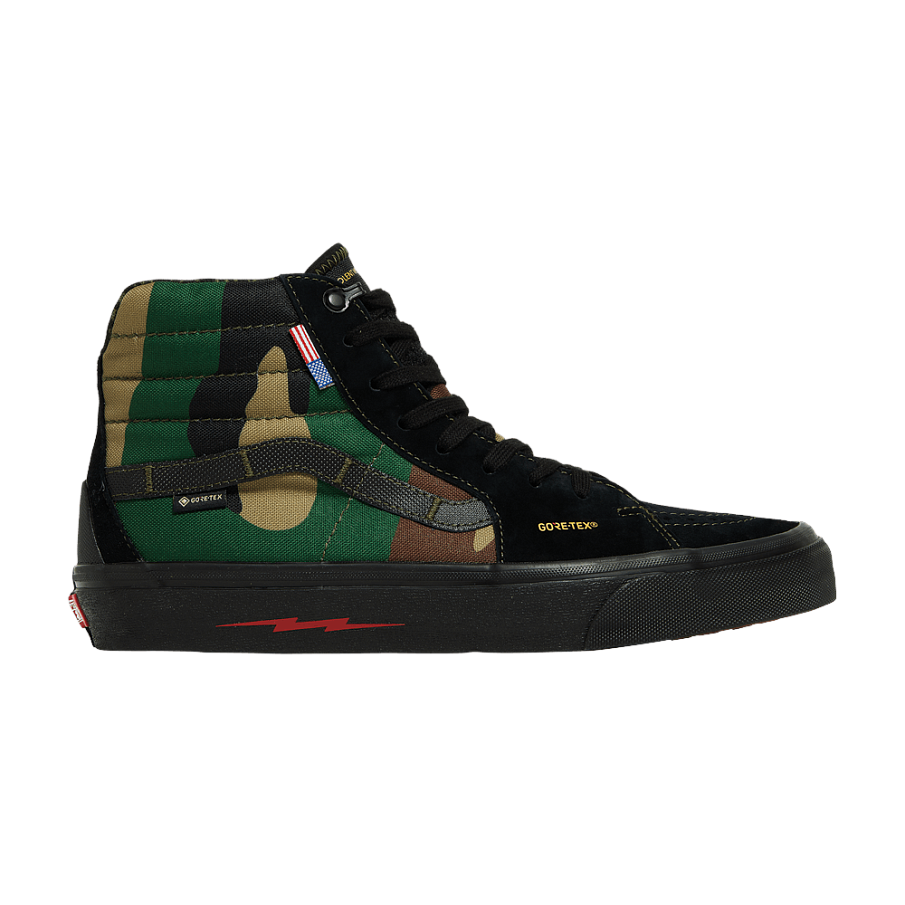 Фото № 1 с приближением к товару «‎DEFCON x Vans Sk8-Hi Notchback GTX Black Woodland Camo»