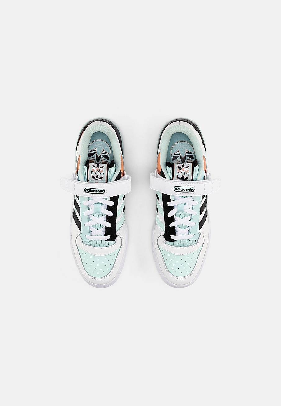 Фото № 4 с приближением к товару «‎Adidas Forum »