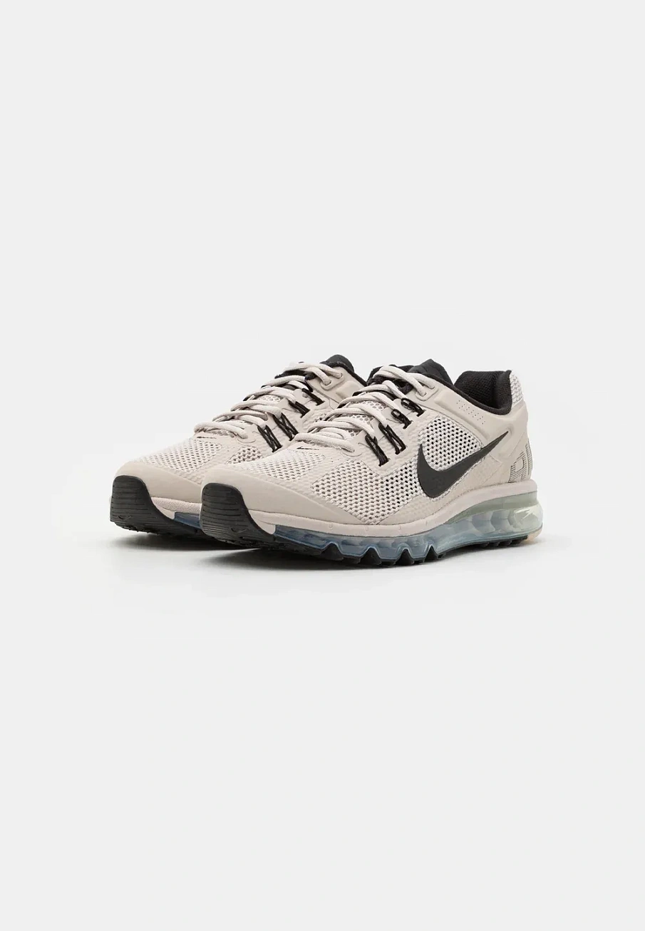 Фото № 4 с приближением к товару «‎AIR MAX 2013»