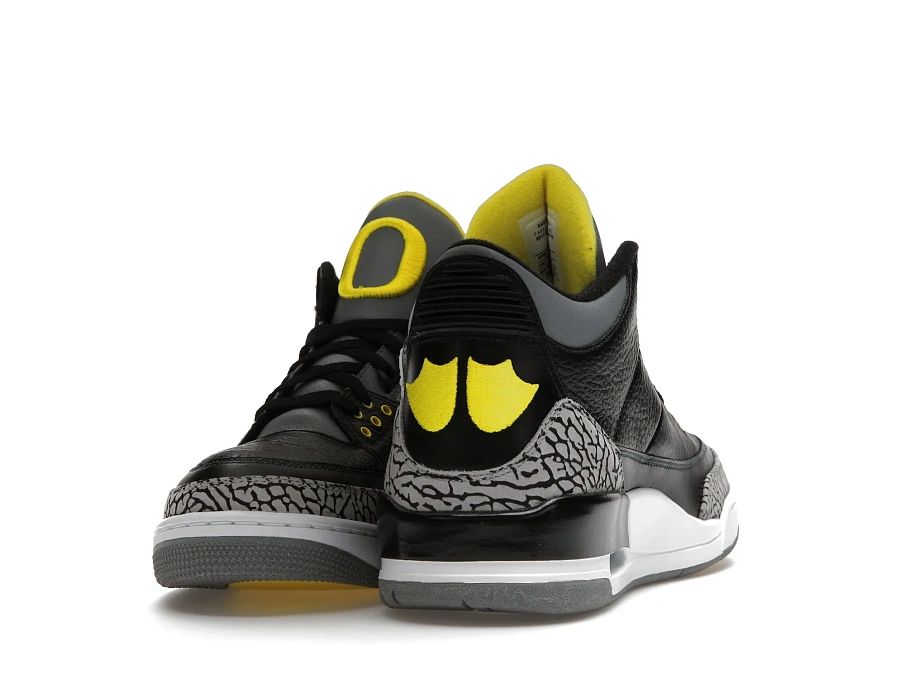Фото № 3 с приближением к товару «‎Jordan 3 Retro Oregon Ducks Pit Crew Black»