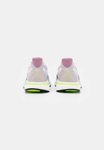 Фото № 3 с приближением к товару «‎Adidas Supernova»