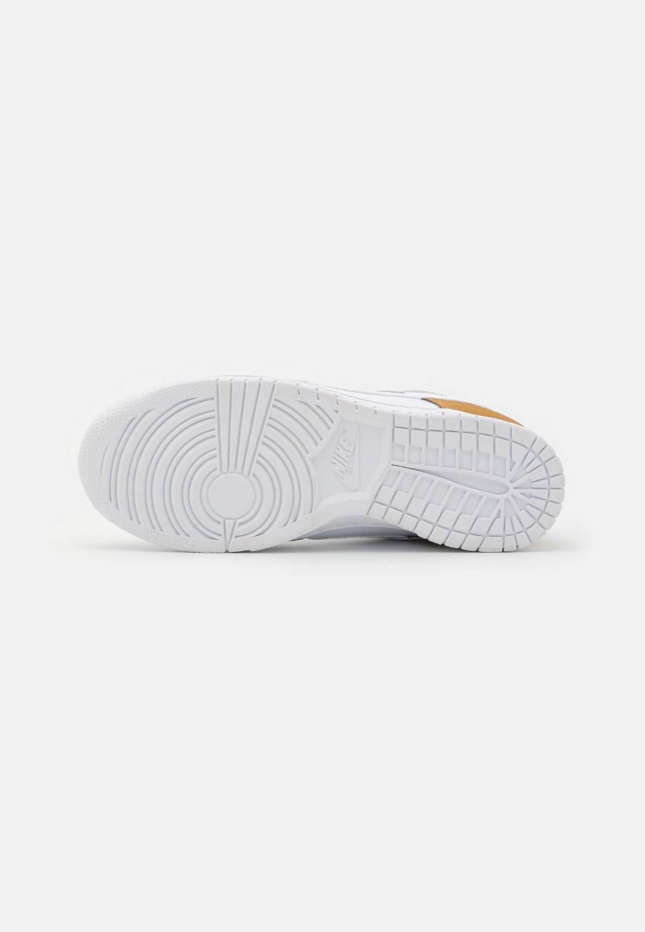 Фото № 3 с приближением к товару «‎Nike Dunk SE Arlm 2 »