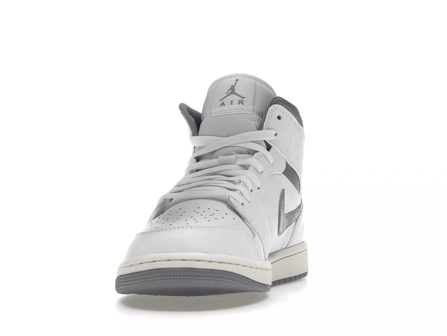 Фото № 5 с приближением к товару «‎Air Jordan 1 Mid Neutral Grey»