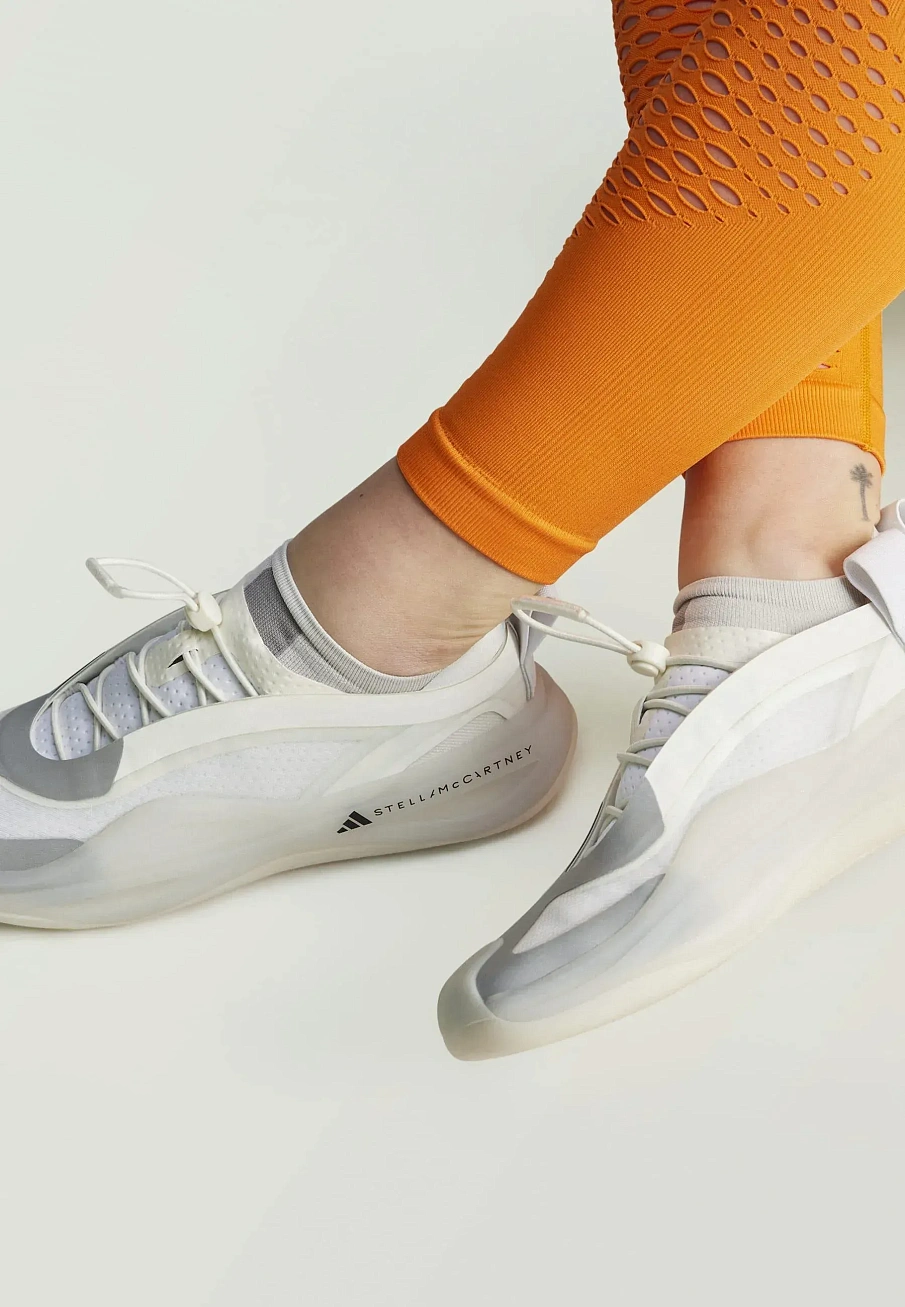 Фото № 1 с приближением к товару «‎Training shoe»