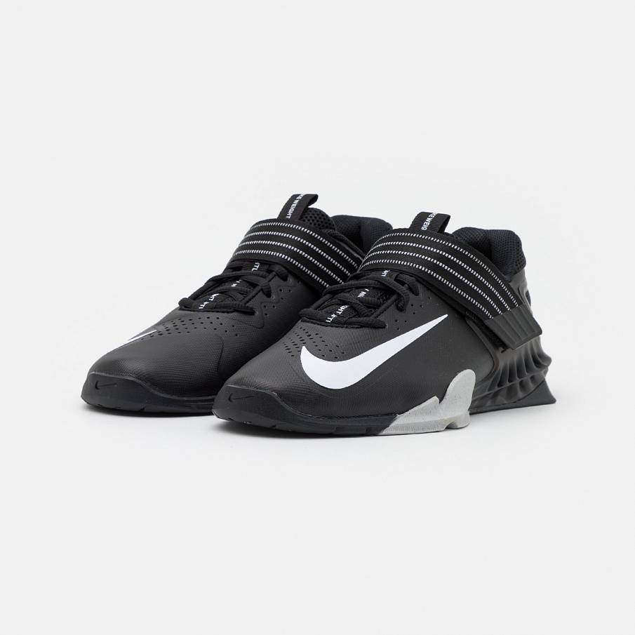 Фото № 2 с приближением к товару «‎Nike Savaleos»