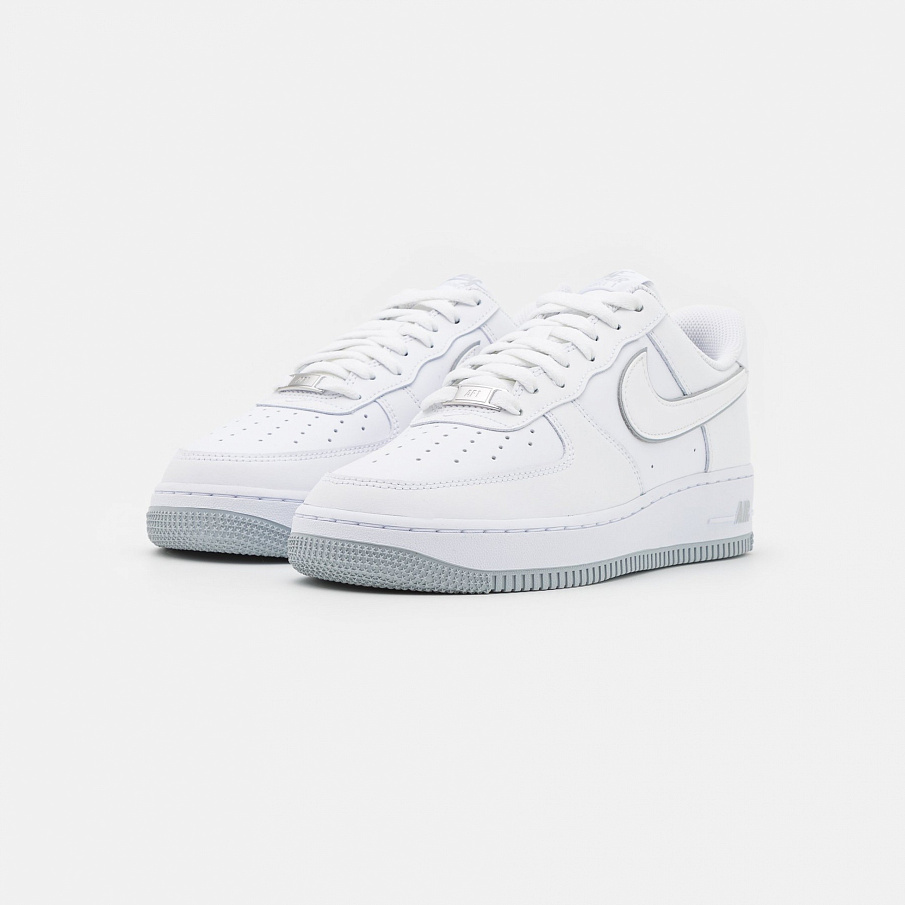 Фото № 2 с приближением к товару «‎Nike Air Force 1 ’07 »