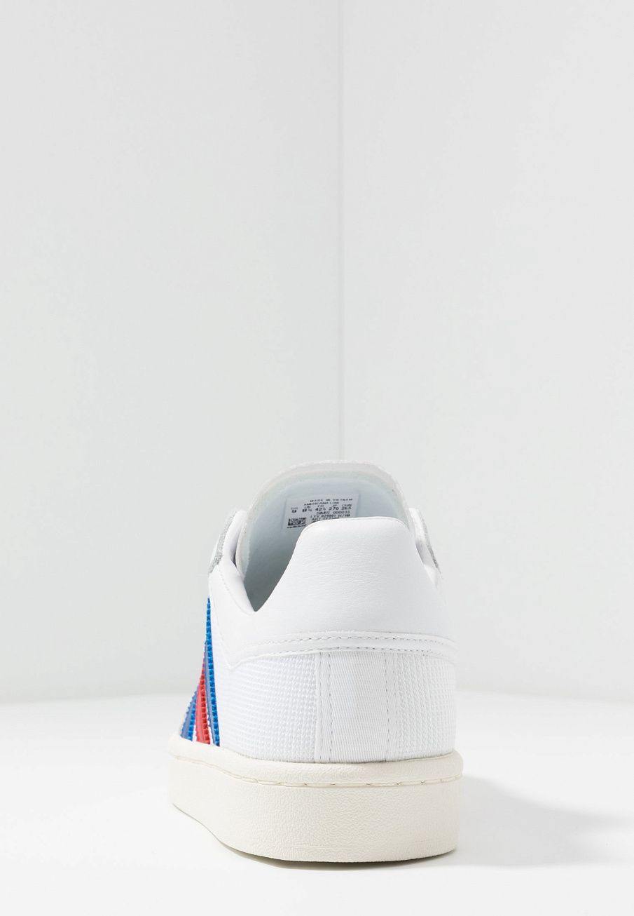 Фото № 4 с приближением к товару «‎Adidas Americana »
