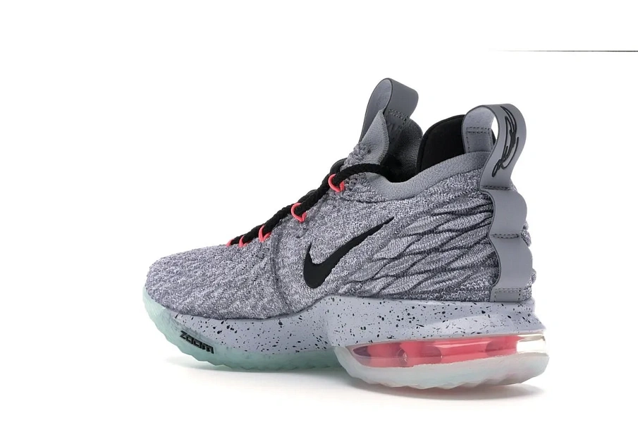 Фото № 4 с приближением к товару «‎Nike LeBron 15 Low Melon»