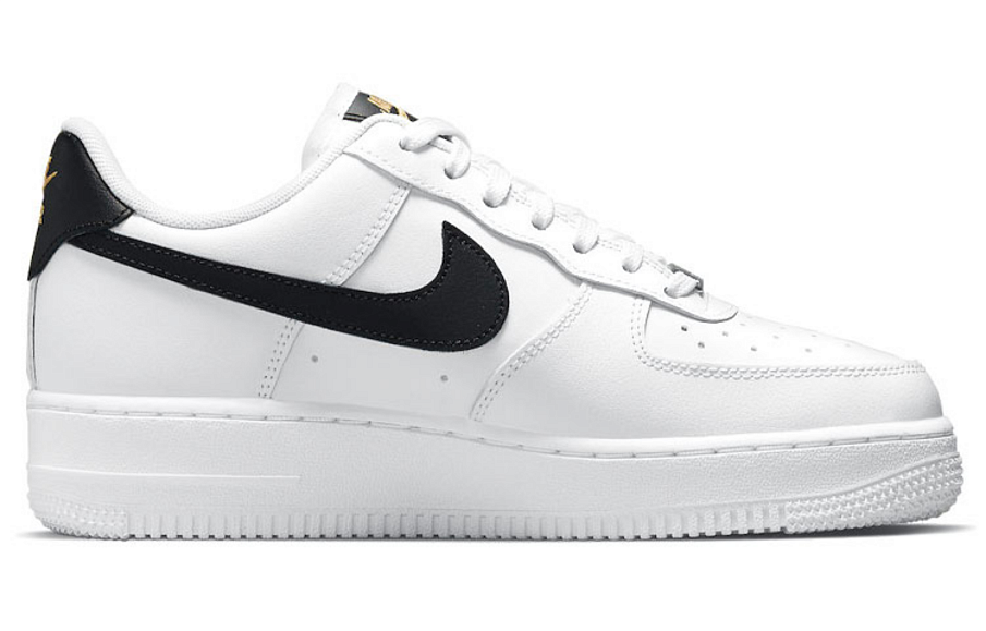 Фото № 2 с приближением к товару «‎Nike Air Force 1 Low 07 Essential White Black Gold Mini Swoosh»
