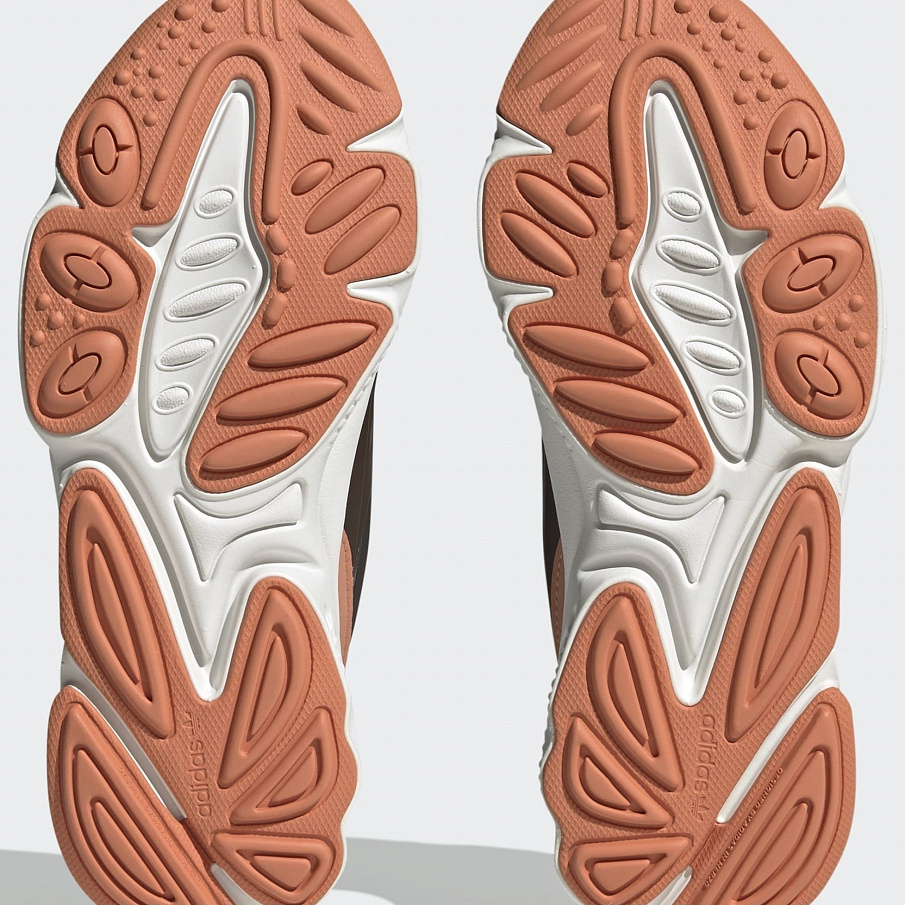 Фото № 5 с приближением к товару «‎Adidas »