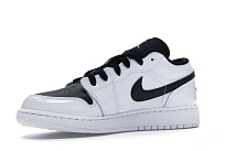 Фото № 2 с приближением к товару «‎Jordan 1 Low White Black »