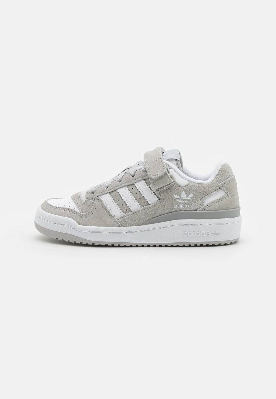 Фото № 1 с приближением к товару «‎Adidas Forum »