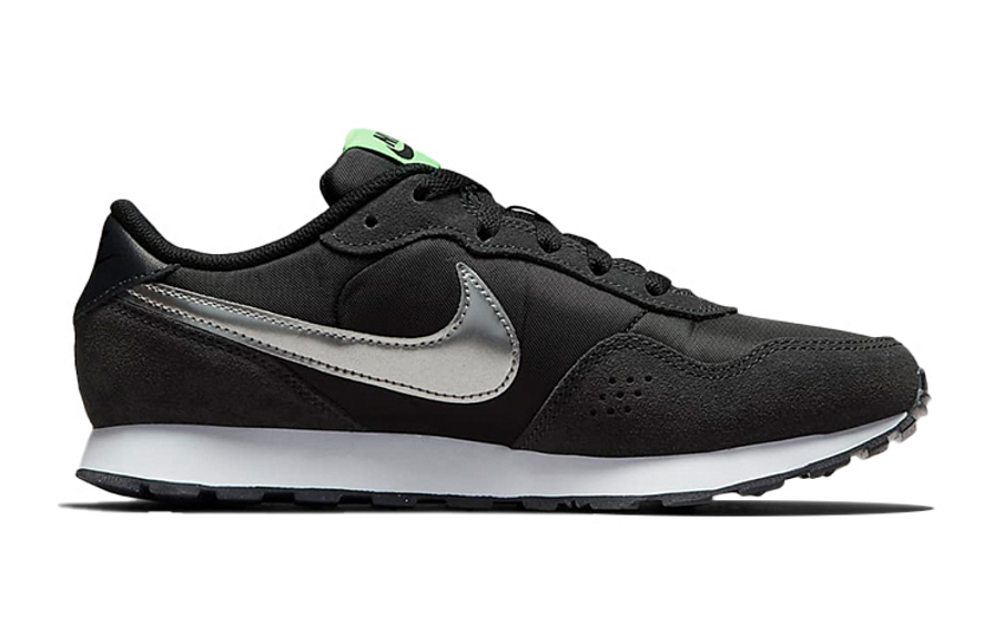Фото № 2 с приближением к товару «‎ Nike MD Valiant Running shoes»