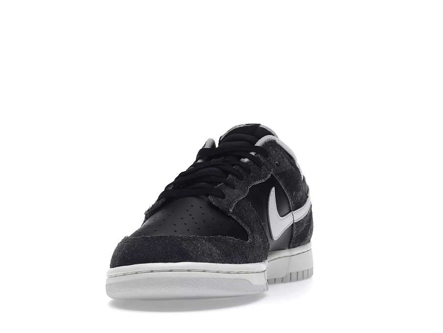 Фото № 2 с приближением к товару «‎Nike Dunk Low Retro Animal Pack Zebra»