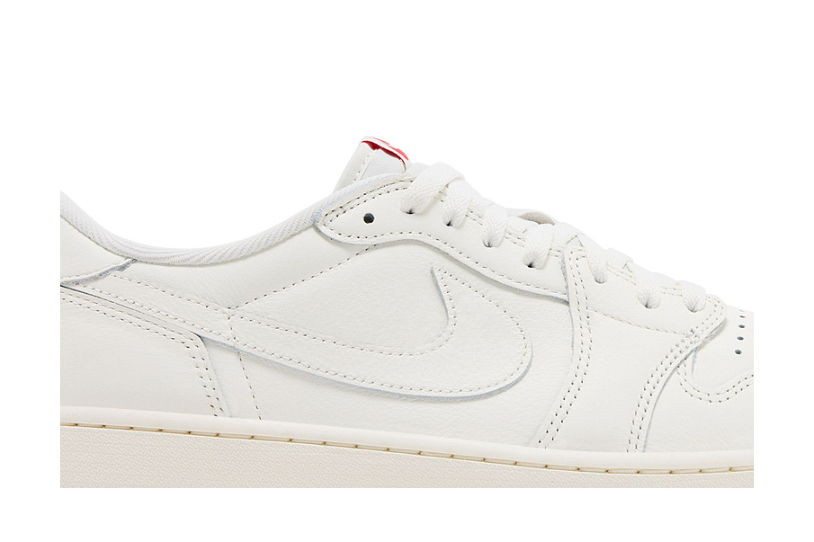 Фото № 3 с приближением к товару «‎Air Jordan 1 Retro Low OG Sail»