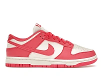 Фото № 1 с приближением к товару «‎Nike Dunk Low Next Nature»