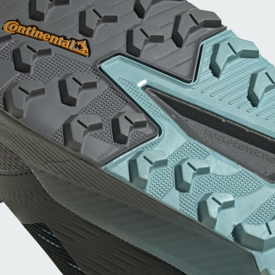 Фото № 3 с приближением к товару «‎Adidas »