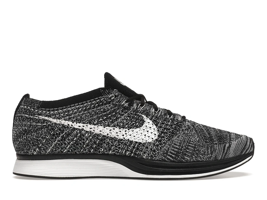 Фото № 1 с приближением к товару «‎Nike Flyknit Racer Oreo 2»