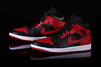 Фото № 4 с приближением к товару «‎Nike Air Jordan 1 Vintage basketball shoes Bred»
