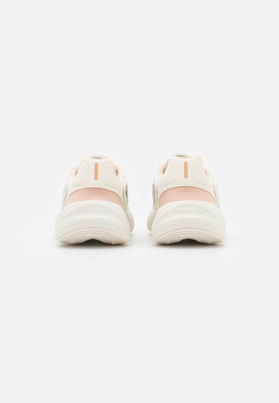 Фото № 4 с приближением к товару «‎Adidas Ozelia »