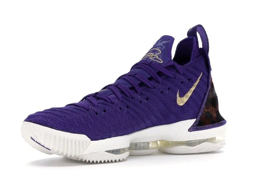 Фото № 2 с приближением к товару «‎Nike LeBron 16 King Court Purple»