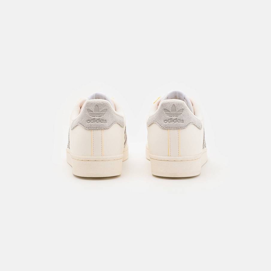 Фото № 3 с приближением к товару «‎Adidas Superstar »