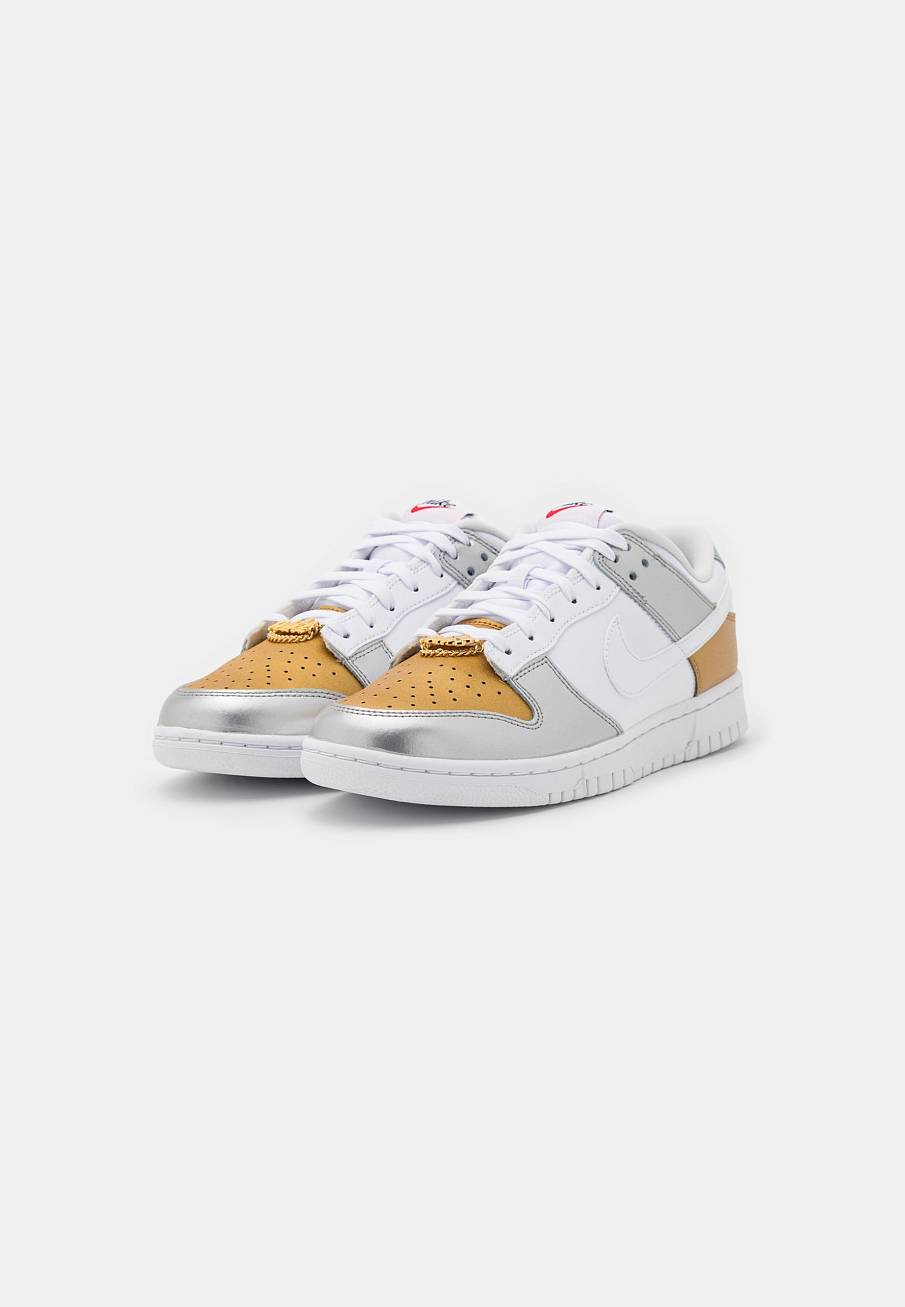 Фото № 4 с приближением к товару «‎Nike Dunk SE Arlm 2 »