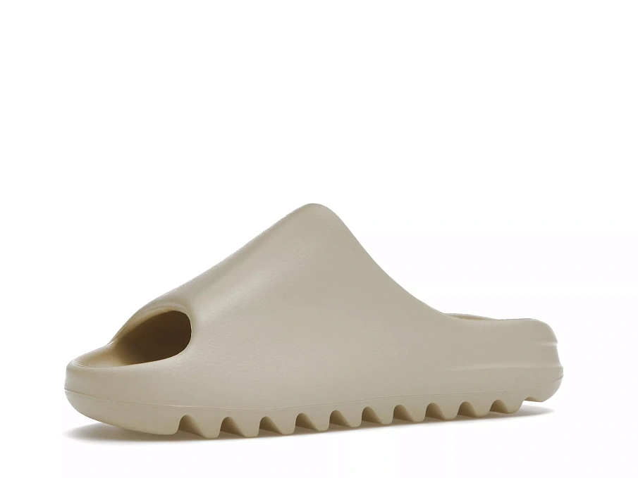 Фото № 2 с приближением к товару «‎adidas Yeezy Slide Bone (2022/2023 Restock)»
