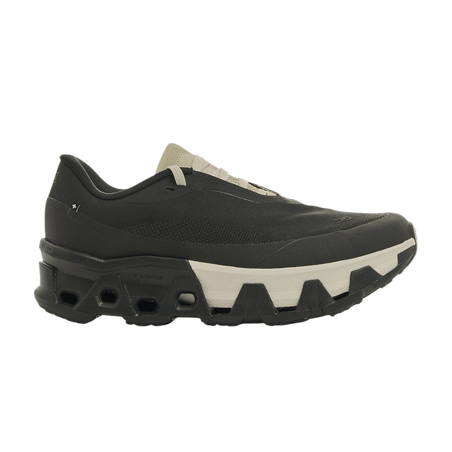 Фото № 1 с приближением к товару «‎Post Archive Faction x Women's Cloudmonster Hyper Black»