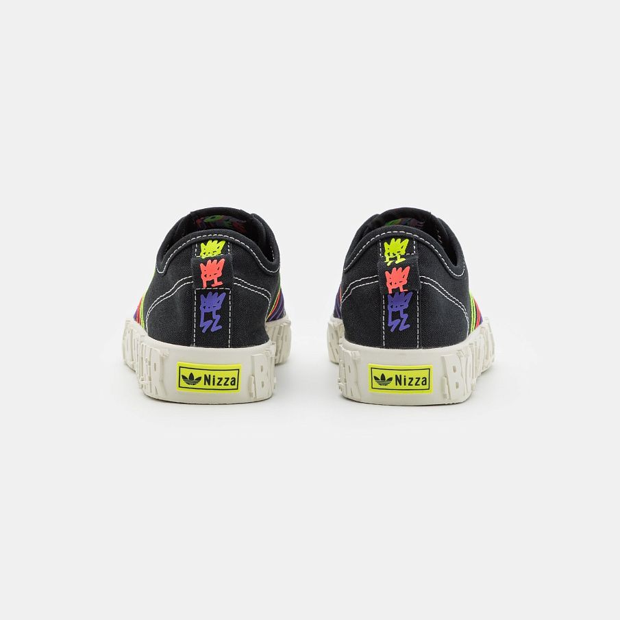 Фото № 3 с приближением к товару «‎Adidas Nizza Pride »