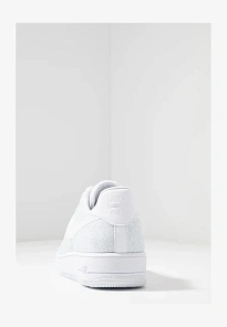 Фото № 4 с приближением к товару «‎AIR FORCE 1 FLYKNIT 2.0»