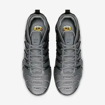 Nike Air Vapormax Plus - 4