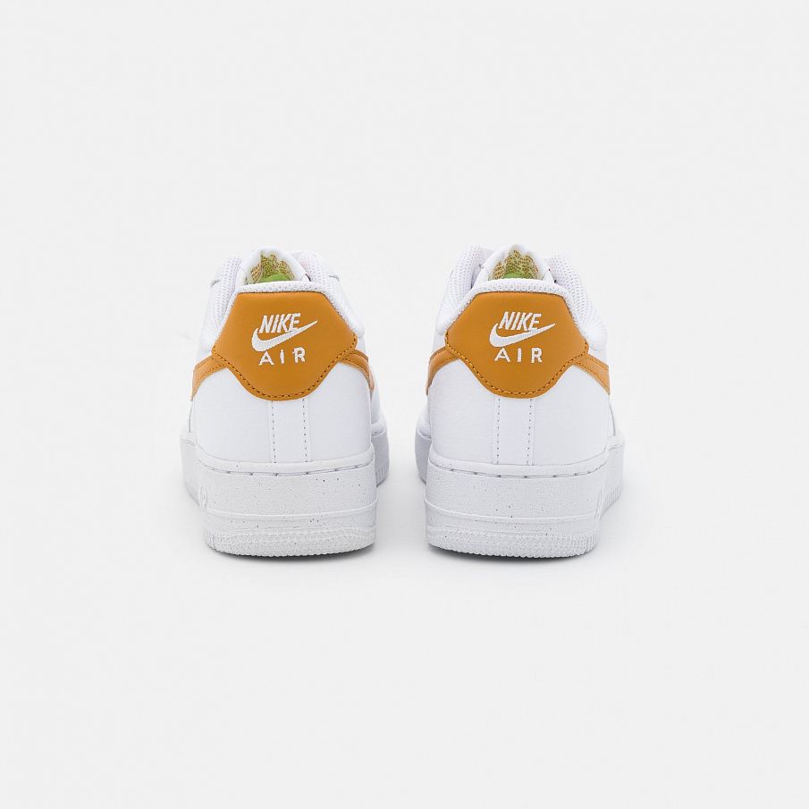 Фото № 3 с приближением к товару «‎Nike Air Force 1 »