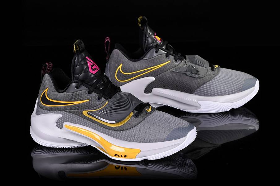 Фото № 3 с приближением к товару «‎Nike Zoom Freak 3 Toxic»