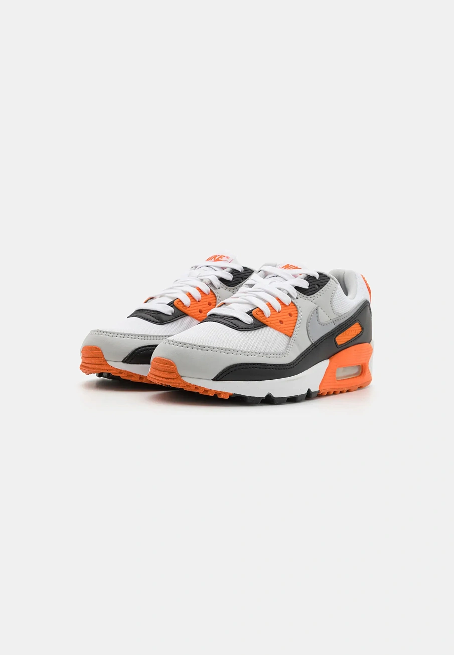 Фото № 4 с приближением к товару «‎AIR MAX 90»