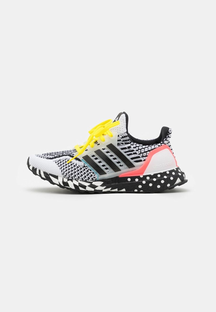 Фото № 1 с приближением к товару «‎Adidas Ultraboost 5.0 Dna »