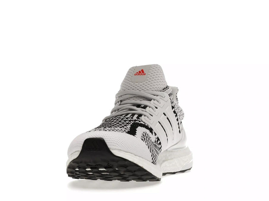 Фото № 4 с приближением к товару «‎adidas Ultra Boost DNA 5.0 Zebra»