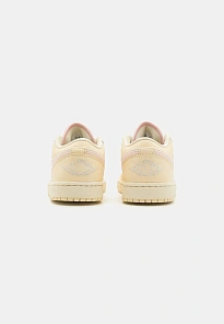 Фото № 3 с приближением к товару «‎AIR JORDAN 1 SE»