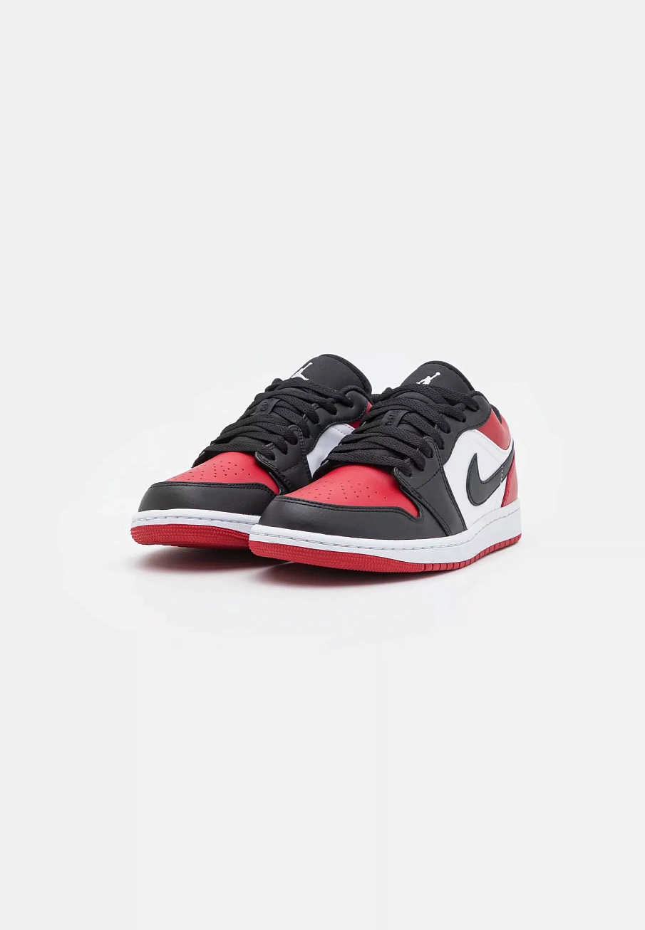 Фото № 2 с приближением к товару «‎AIR JORDAN 1»