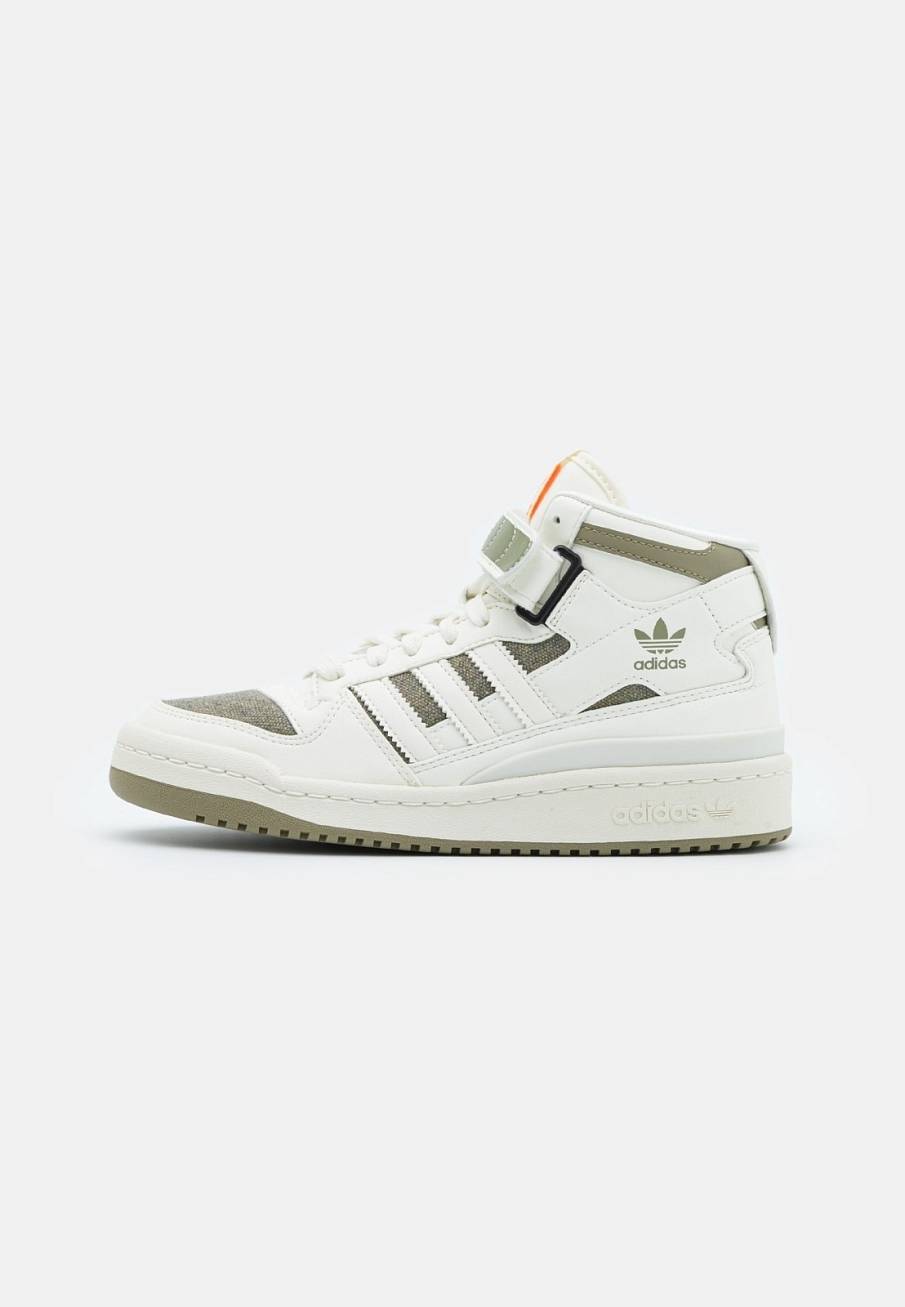 Фото № 1 с приближением к товару «‎Adidas Forum »