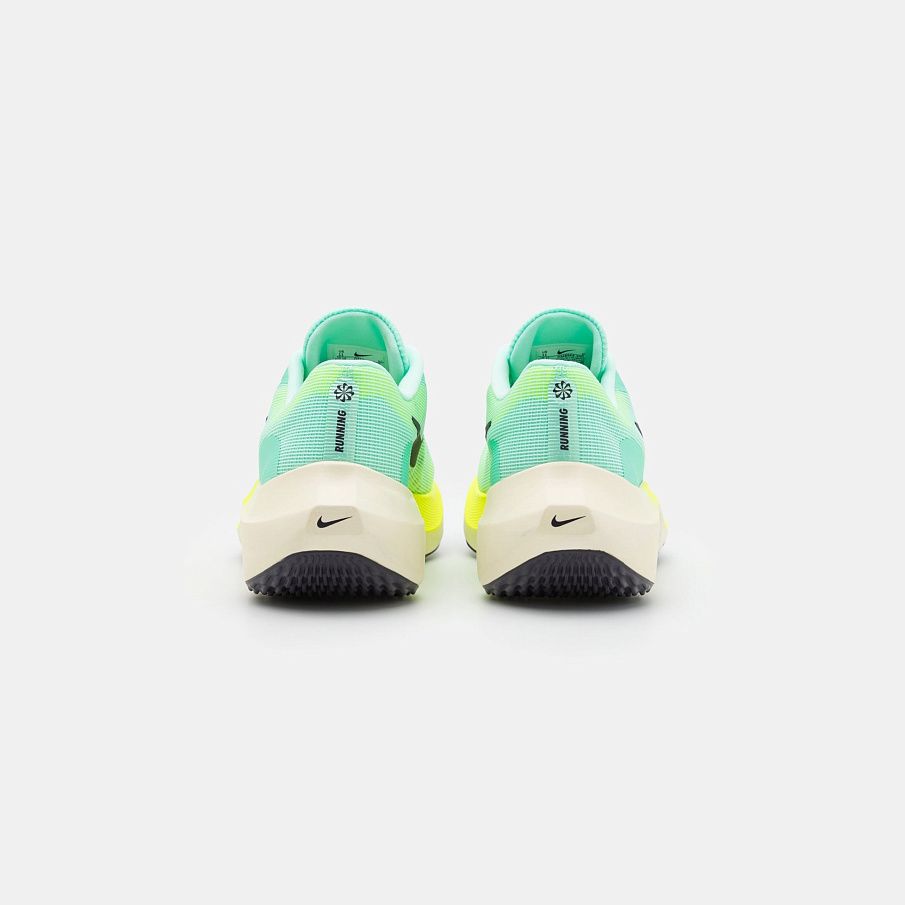 Фото № 3 с приближением к товару «‎Nike Zoom Fly 5»