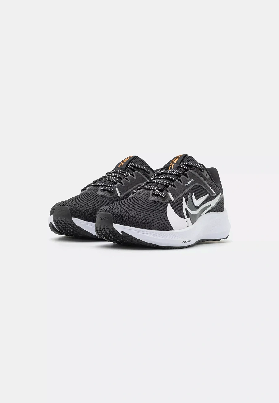Фото № 3 с приближением к товару «‎AIR ZOOM PEGASUS 40 ANY»