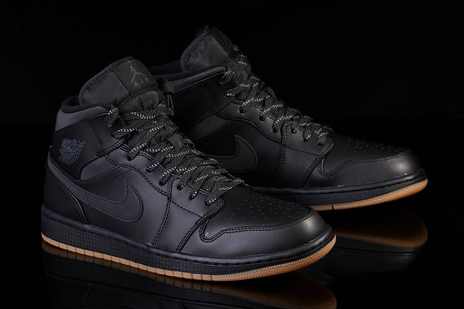 Фото № 2 с приближением к товару «‎Nike Air Jordan 1 Retro Winterized »